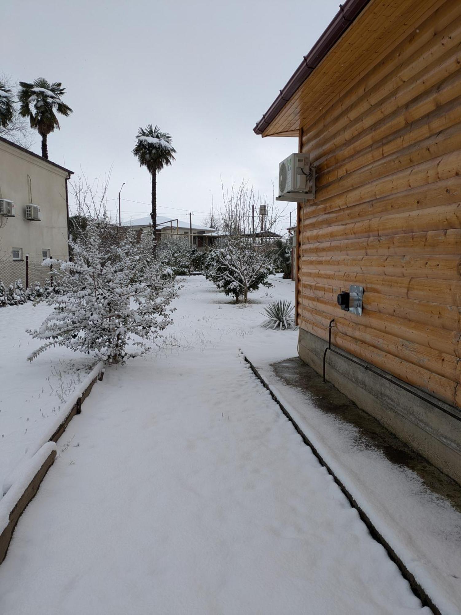 Cosy Kvara77 Zugdidi Exteriör bild